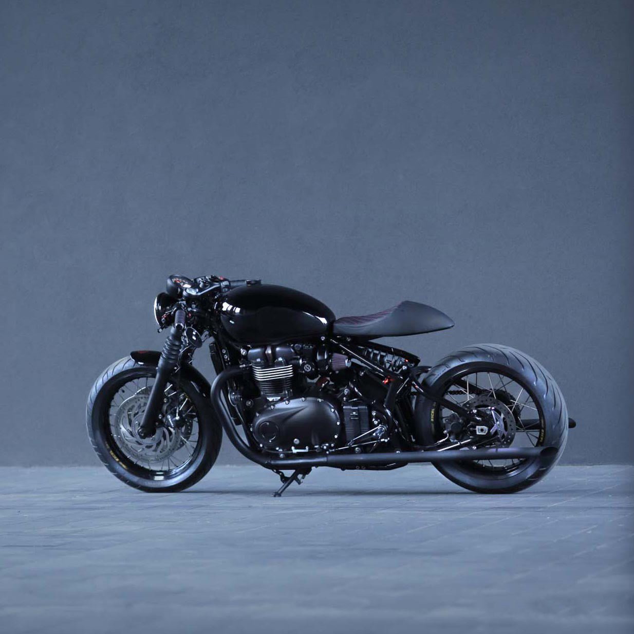 Triumph Bonneville Bobber 1200 Café Racer- UNIKAT Motorworks - TheArsenale