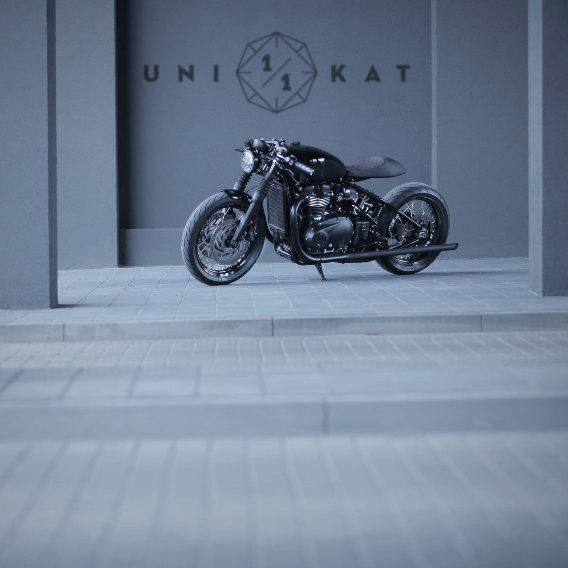 Triumph Bonneville Bobber 1200 Café Racer- UNIKAT Motorworks - TheArsenale
